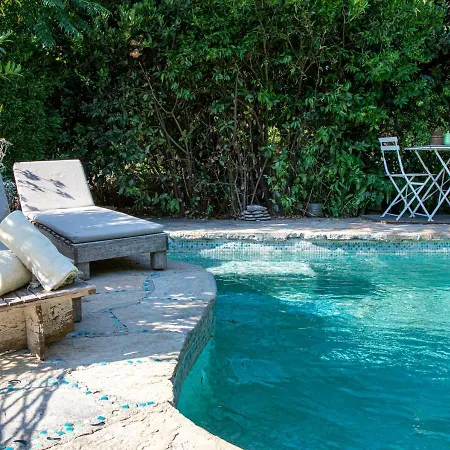 Vilă Cozy And Secluded House With Private Pool And Garden In