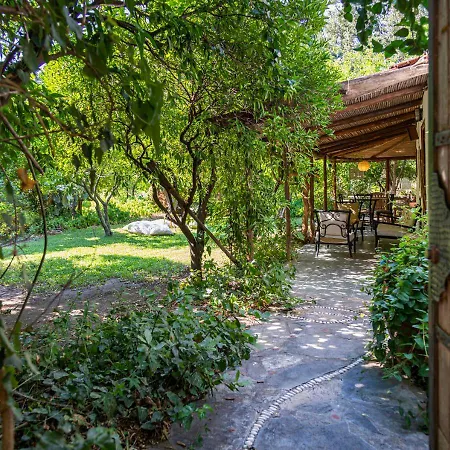 Βίλα Cozy And Secluded House With Private Pool And Garden In *