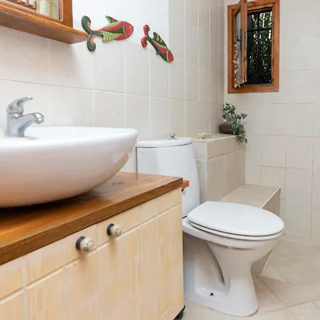 Βίλα Cozy And Secluded House With Private Pool And Garden In *